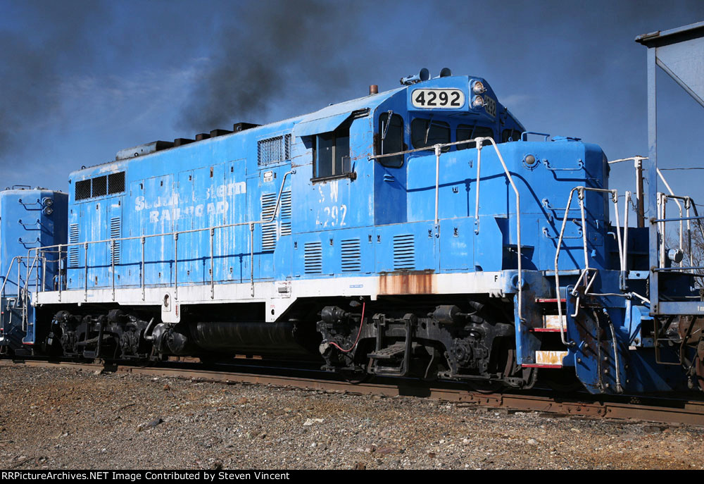 Southwestern GP7 SW #4292 smokes it up pulling cars up out of copper plant.